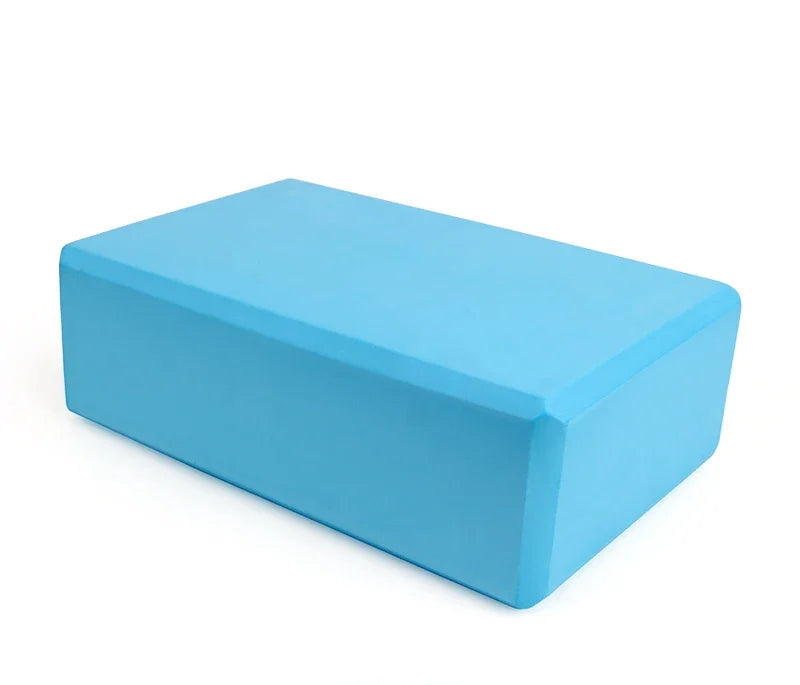 Lumo Yoga Block aus EVA-Schaum in Blau einzeln präsentiert
