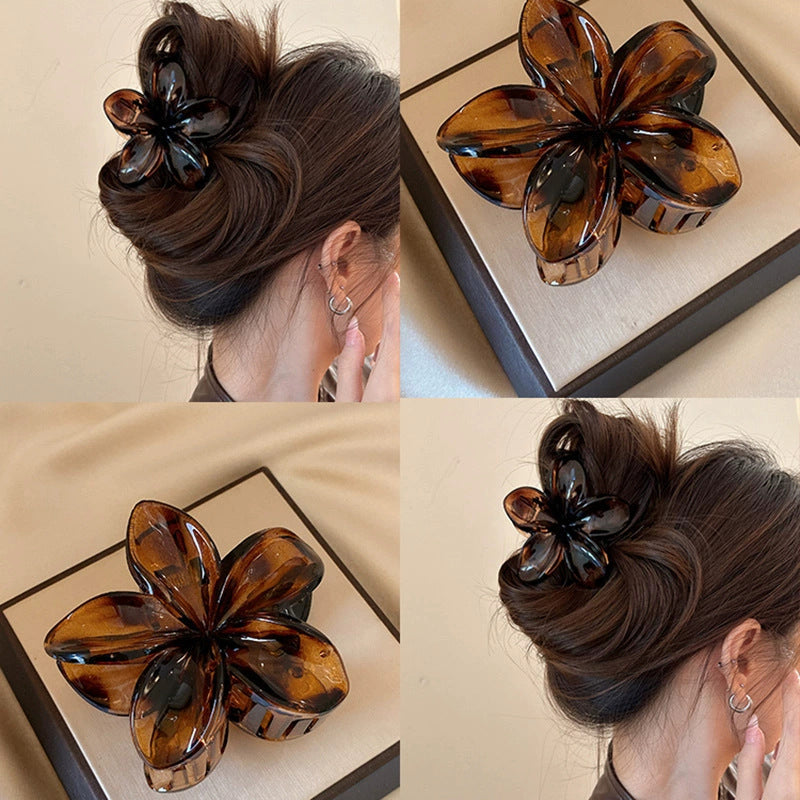 Skulpturale Haarklammer im Wave- &amp; Flower-Design – modernes Statement-Haaraccessoire