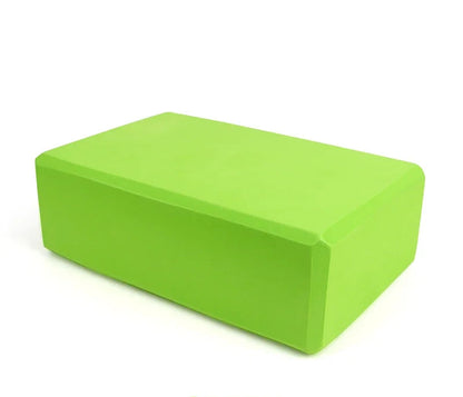 Lumo Yoga Block aus EVA-Schaum in Grün einzeln präsentiert
