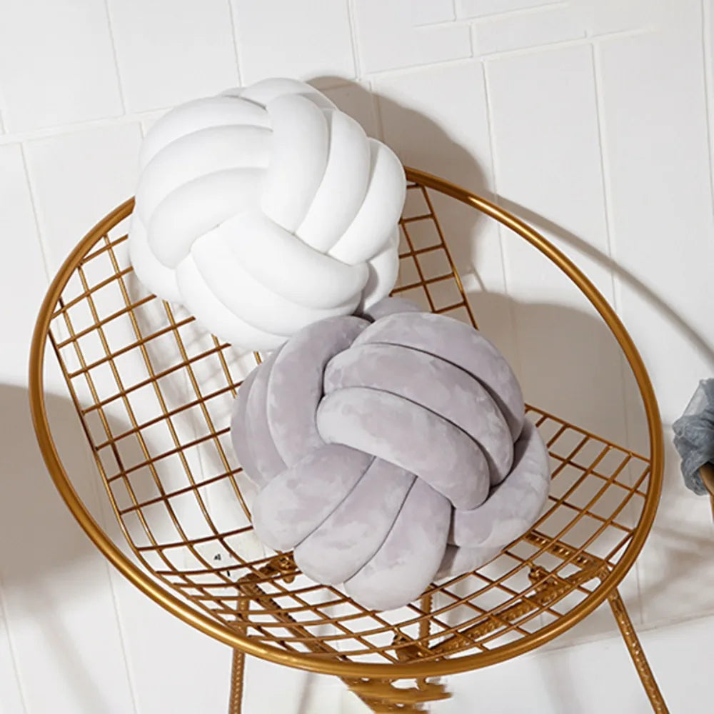 Lumé Knot Ball Kissen – Nordic Design