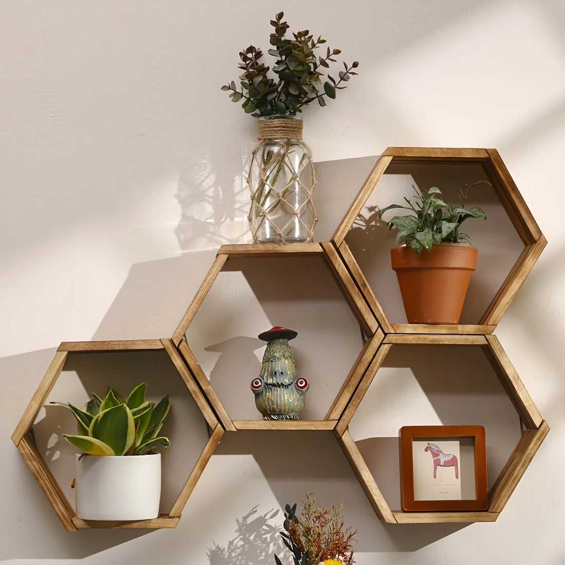 Hexagon Wandregal „Honeycomb Wood“