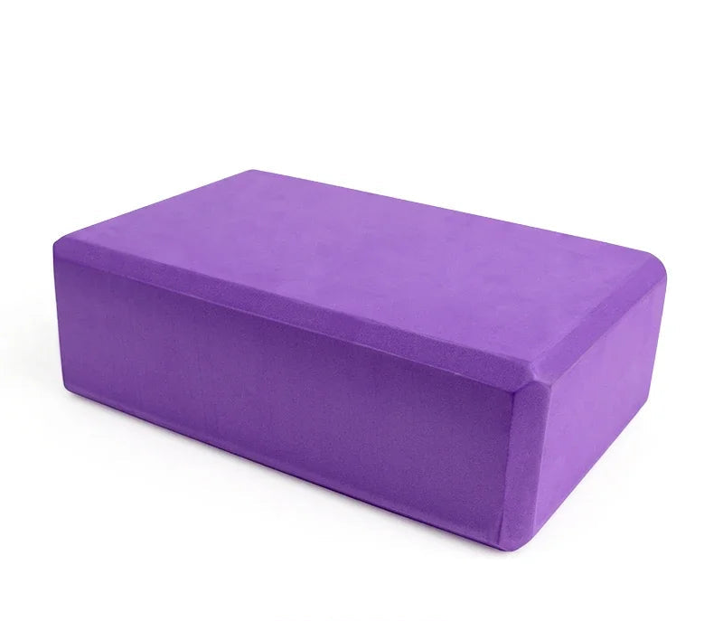 Lumo Yoga Block aus EVA-Schaum in Lila einzeln dargestellt