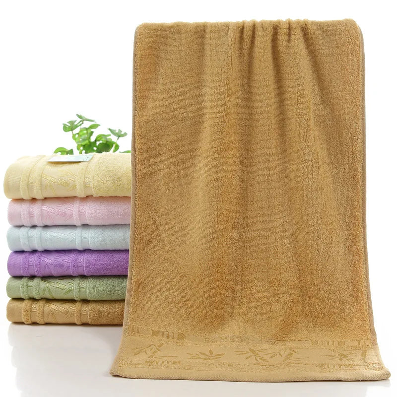 Khaki Miro Bambusfaser Handtuch einzeln präsentiert