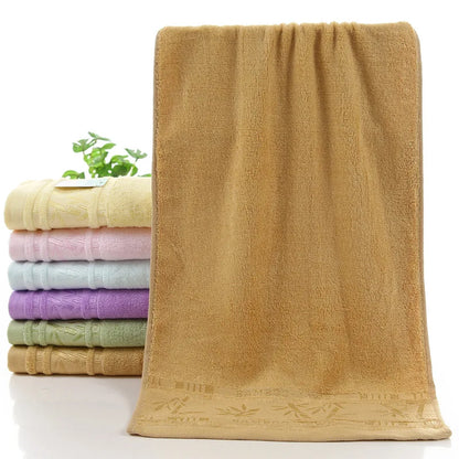 Khaki Miro Bambusfaser Handtuch einzeln präsentiert