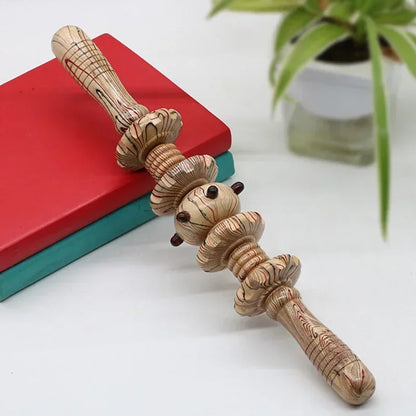 Holz-Massage­roller Deep Roll mit strukturierter Rollenform für intensivere Massage