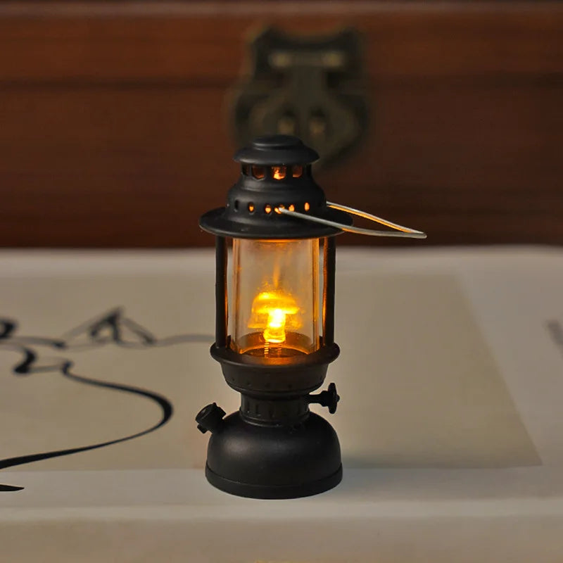Mini Retro Laterne „Tiny Glow“