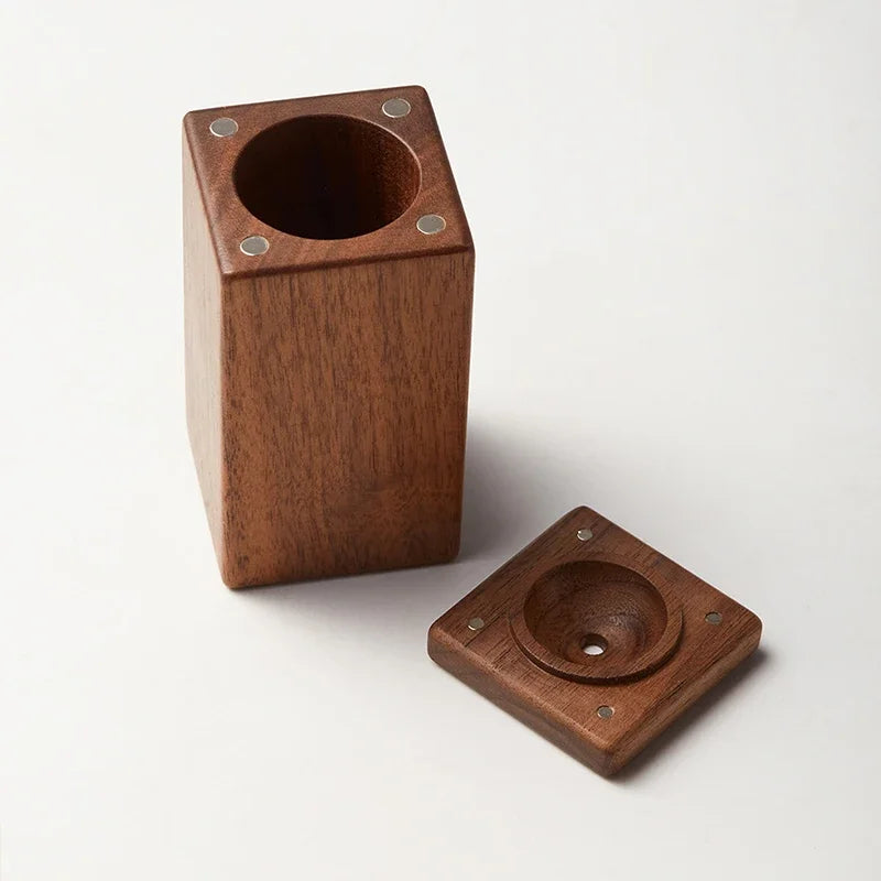 Zahnstocher Box „Walnut Magnet“