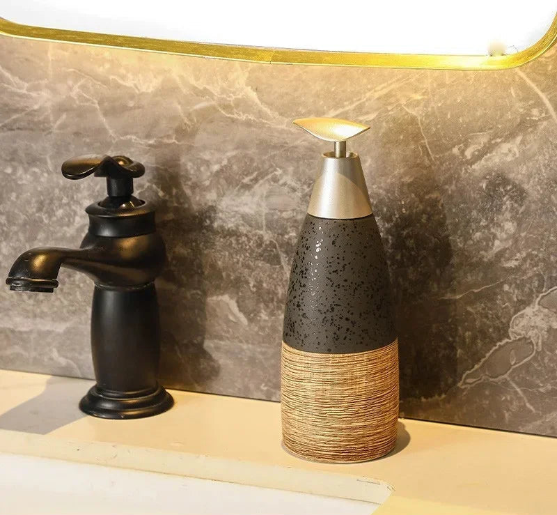 Keramik-Lotion-Spender in Graphit mit gesprenkelter Steinoptik