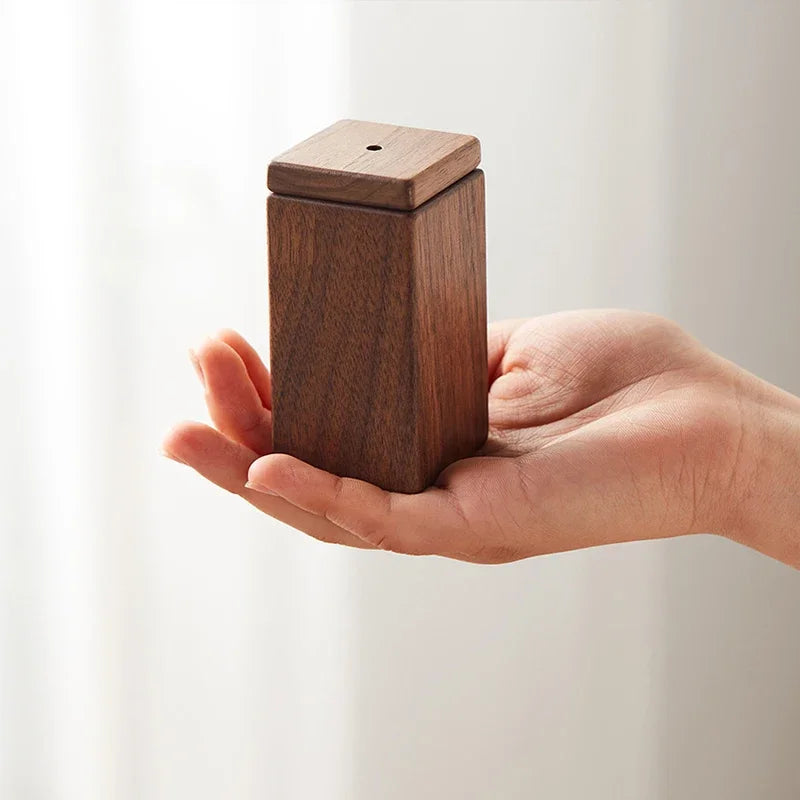 Zahnstocher Box „Walnut Magnet“