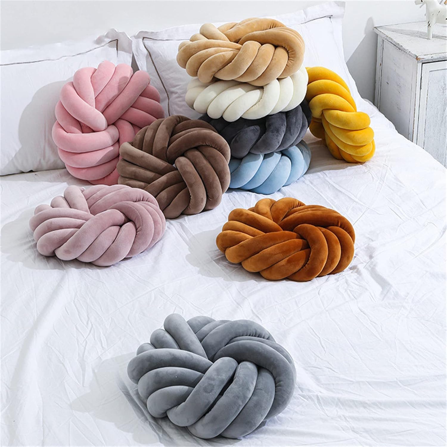 Velvet Knot Elegance