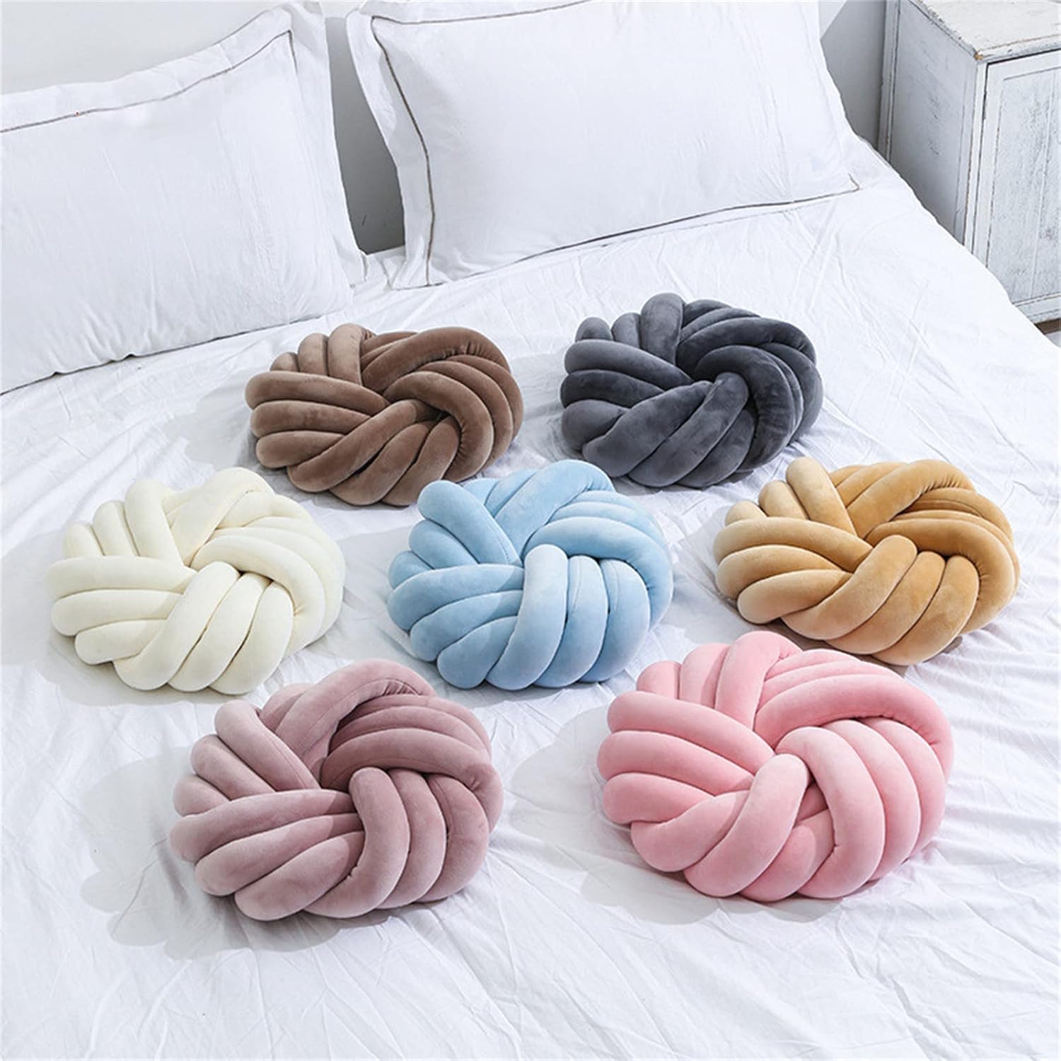 Velvet Knot Elegance